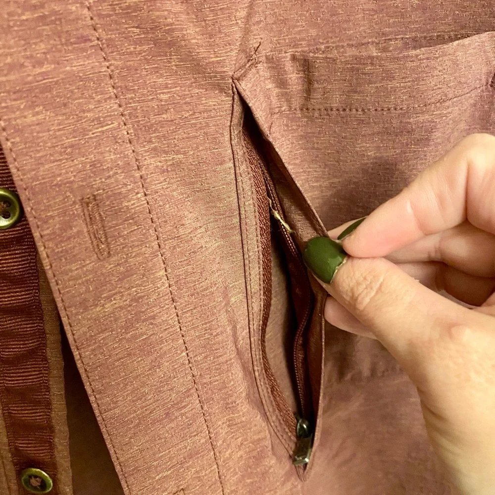 Swiss Tech Men's Casual Burgundy Button Down Shirt - Picture 4 of 7